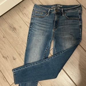 Mid rise skinny blue jeans